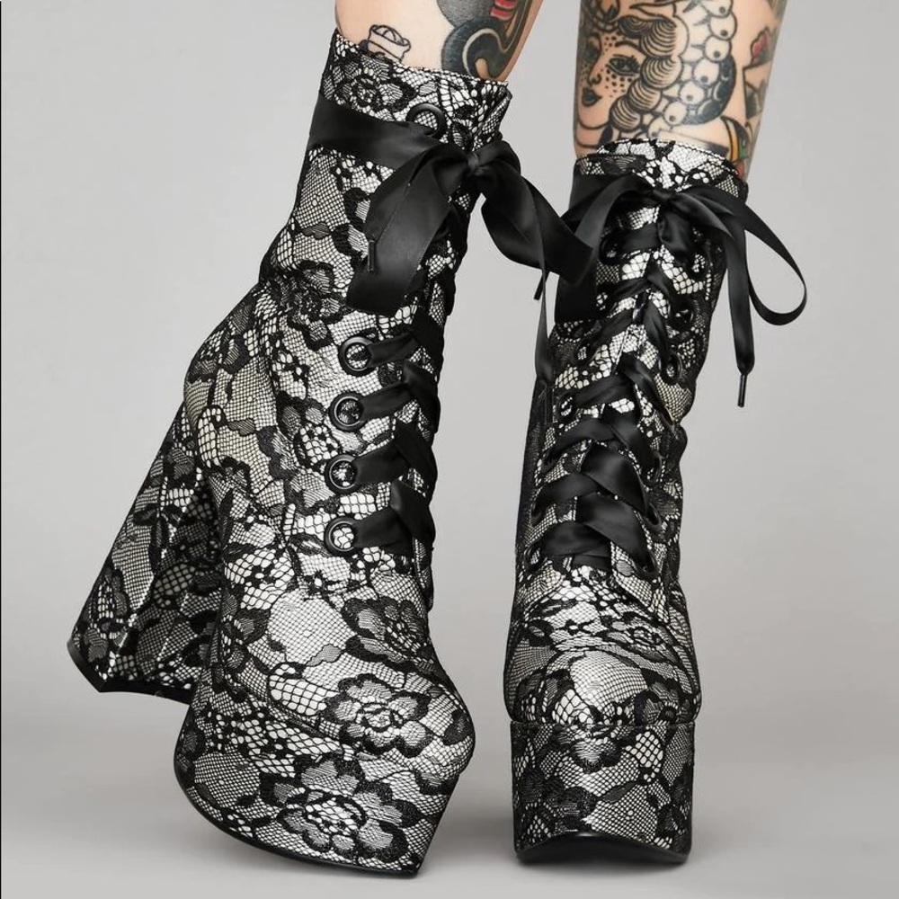 Like New DollsKill ‘Lacrimosa’ Widow Lace Black and White Platform Heels Boots 9